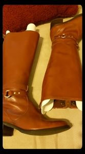 Etienne Aigner boots